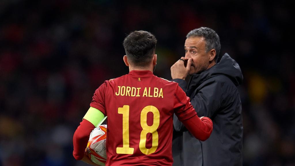 Alba hails Spain coach Luis Enrique as 'best in the world'