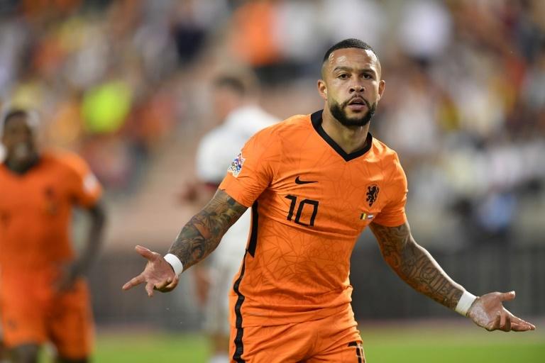 Depay's agents received a call from Galatasaray