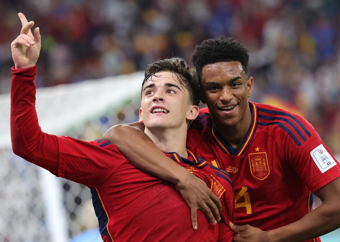 Spain hit seven to sink Costa Rica