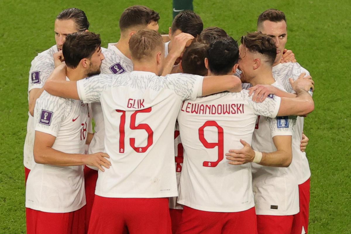 Poland scrape past Saudi Arabia