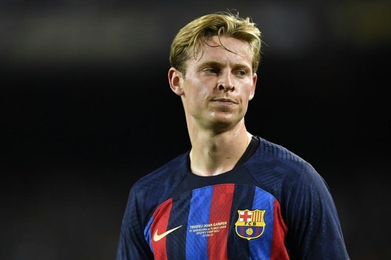 Bayern still obsessed with Barca's De Jong