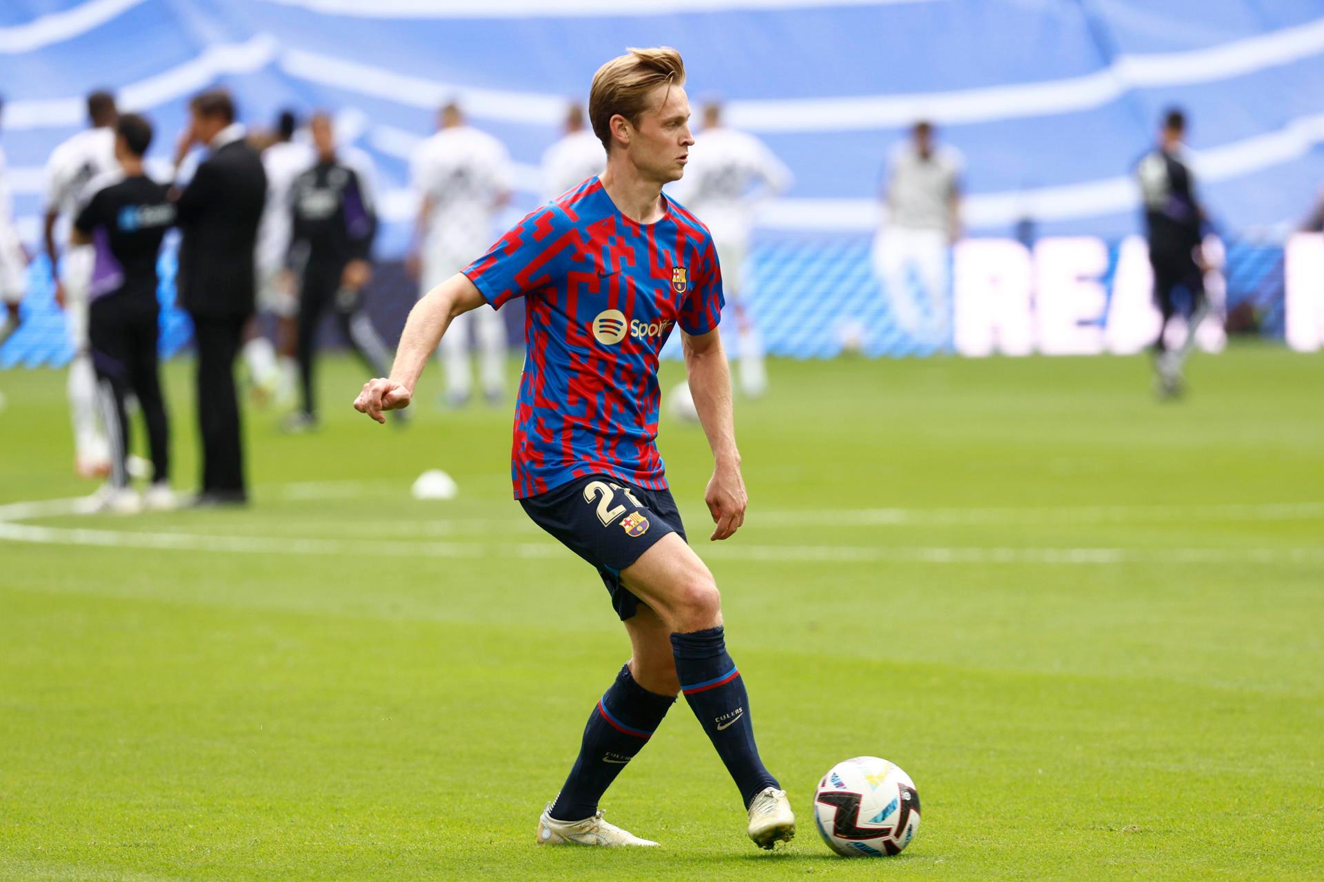 Frenkie De Jong back in training with Barca