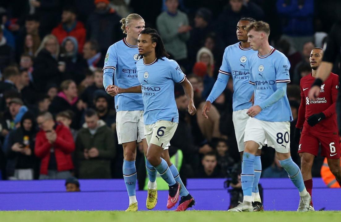 Manchester City knock out holders Liverpool in League Cup thriller