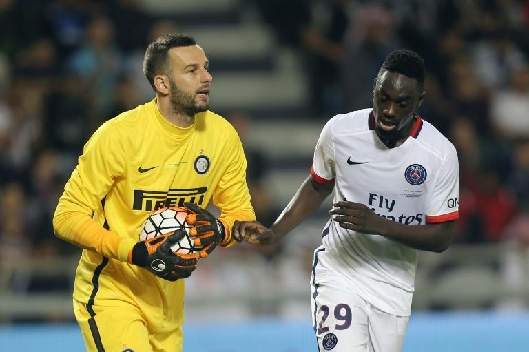 Handanovic to increase competition in Fenerbahce goal