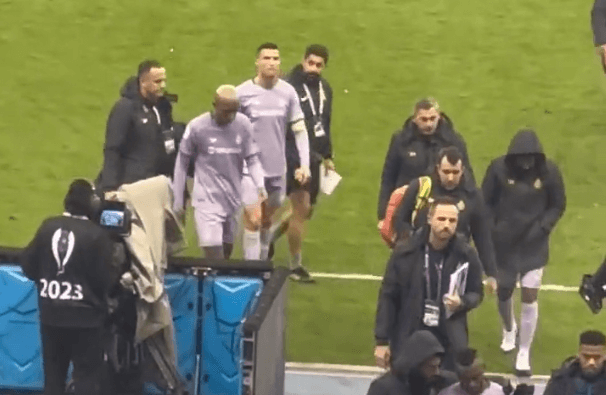 Ronaldo eliminated in Saudi Arabia and received Messi chants!