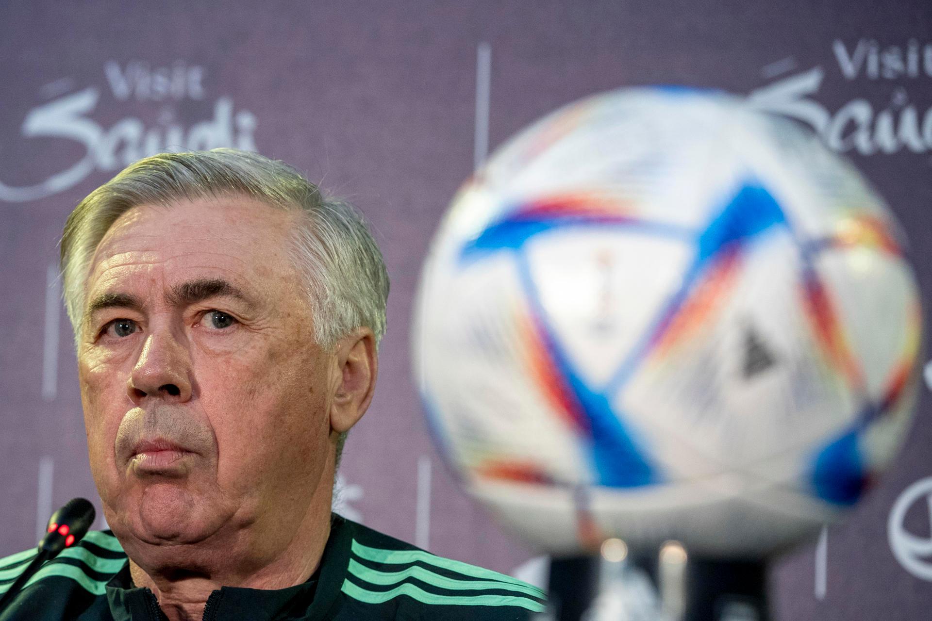 Ancelotti wary of getting another number 9 in: "Benzema's our striker"