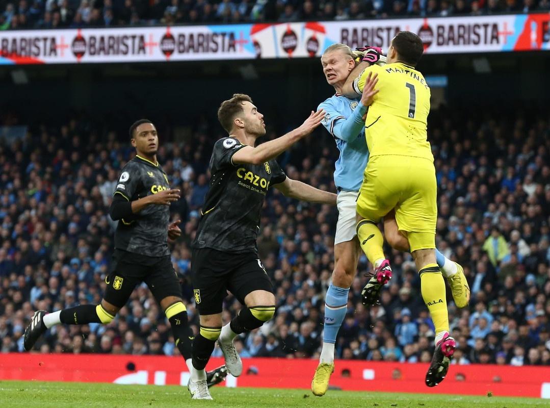 Man City close in on Arsenal as they crush Aston Villa