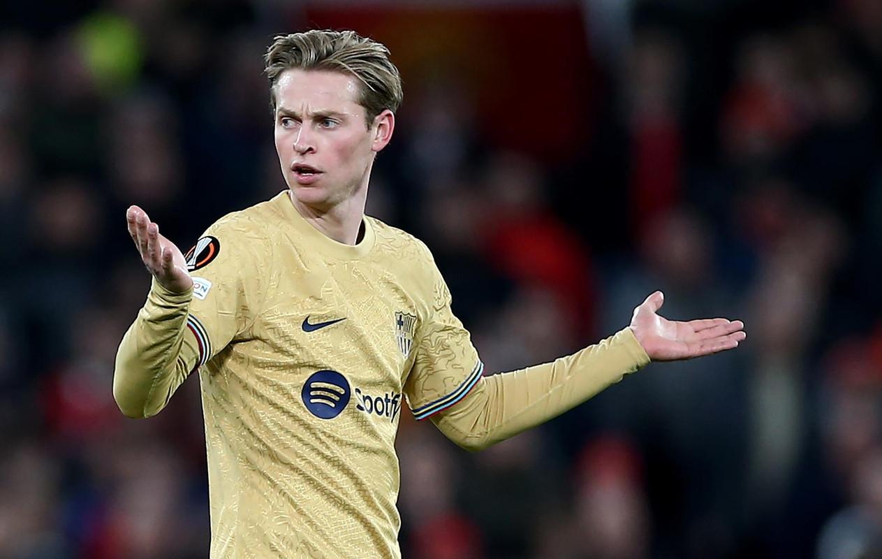 United still interested in Barcelona's De Jong