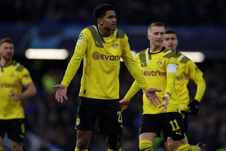 Disappointed Dortmund must regroup to keep title bid alive