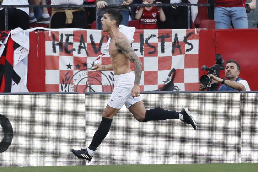 Sevilla snatch crucial win over Almeria