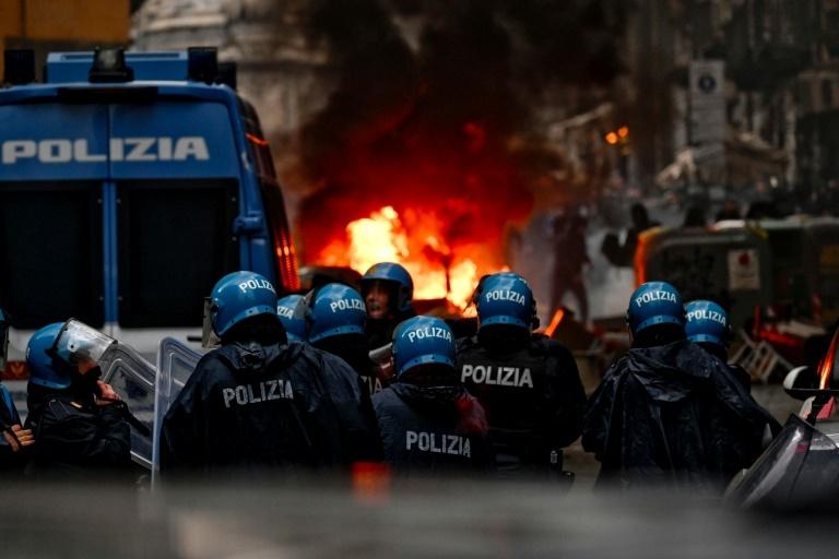 Eight arrested after UCL violence in Naples