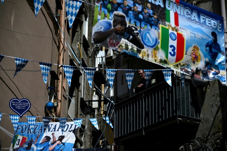 Naples in party mood as Napoli's long title wait closes in