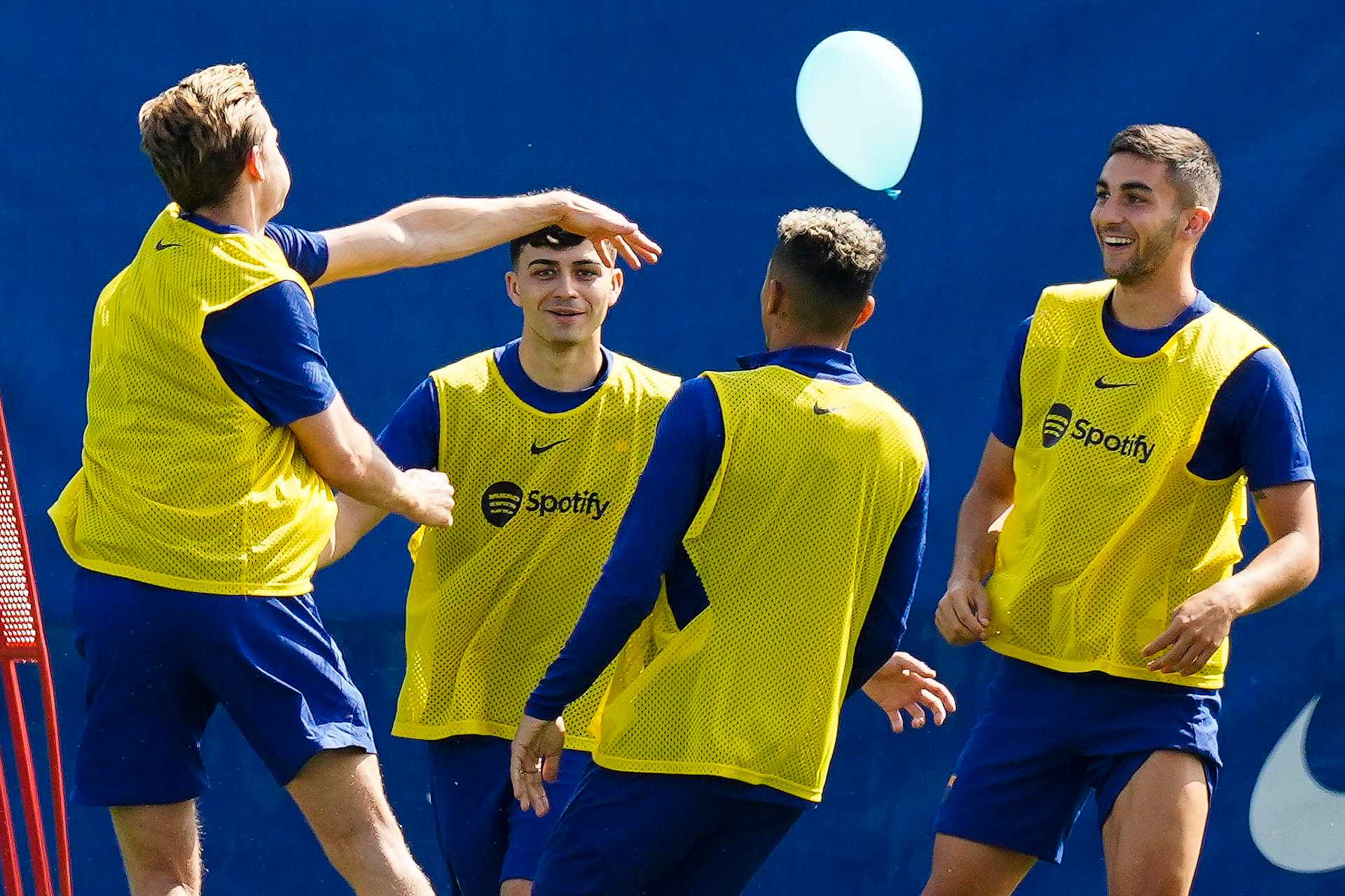 Three alternatives for Messi in Barca attack