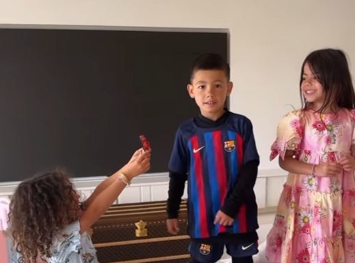 Ronaldo's son is...a Barca fan!