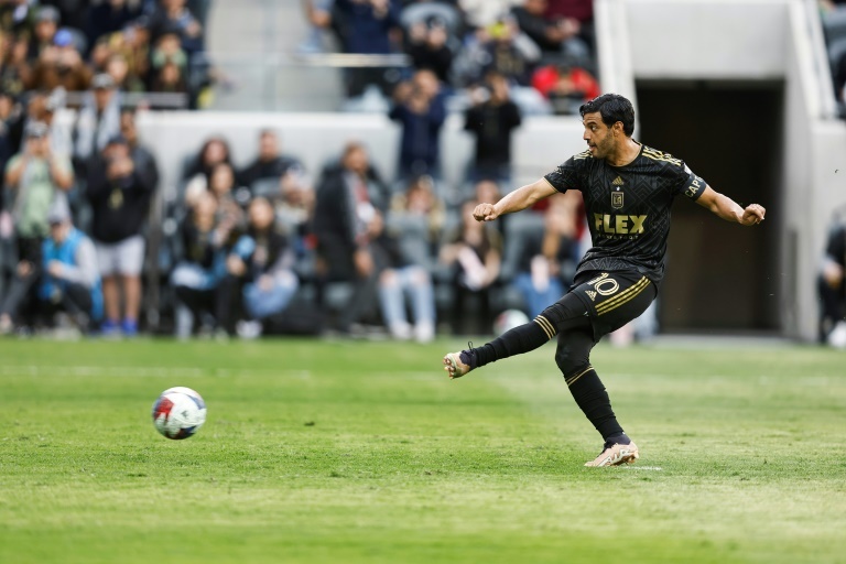 Spot-on Vela sends Los Angeles top of MLS