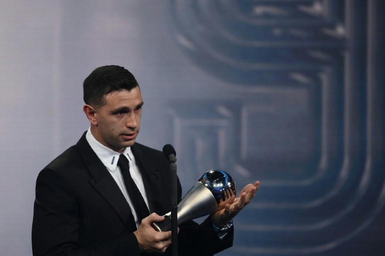 Martinez on Messi's transfer to Villa: "I will reduce my salary for him if necessary"