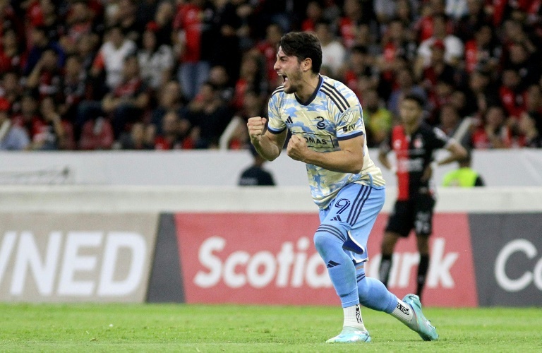 Carranza double gives Philadelphia victory in New York