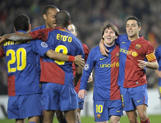 Xavi reveals ongoing talks with Messi