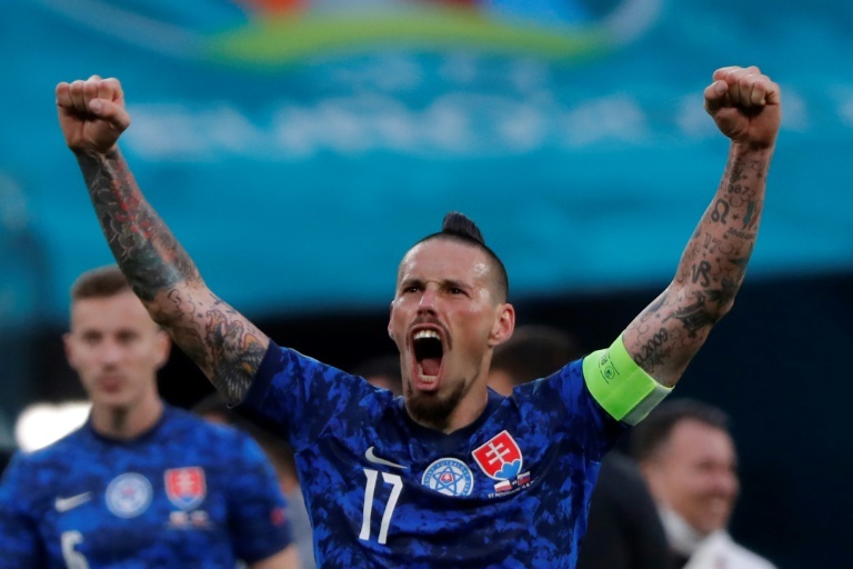 Napoli legend Hamsik announces retirement