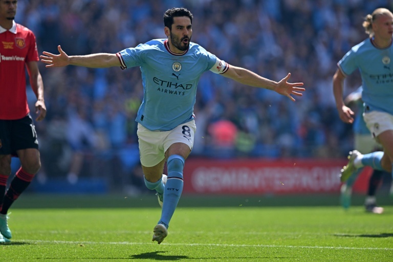 Competition for City's Gundogan: Dortmund battle Barca