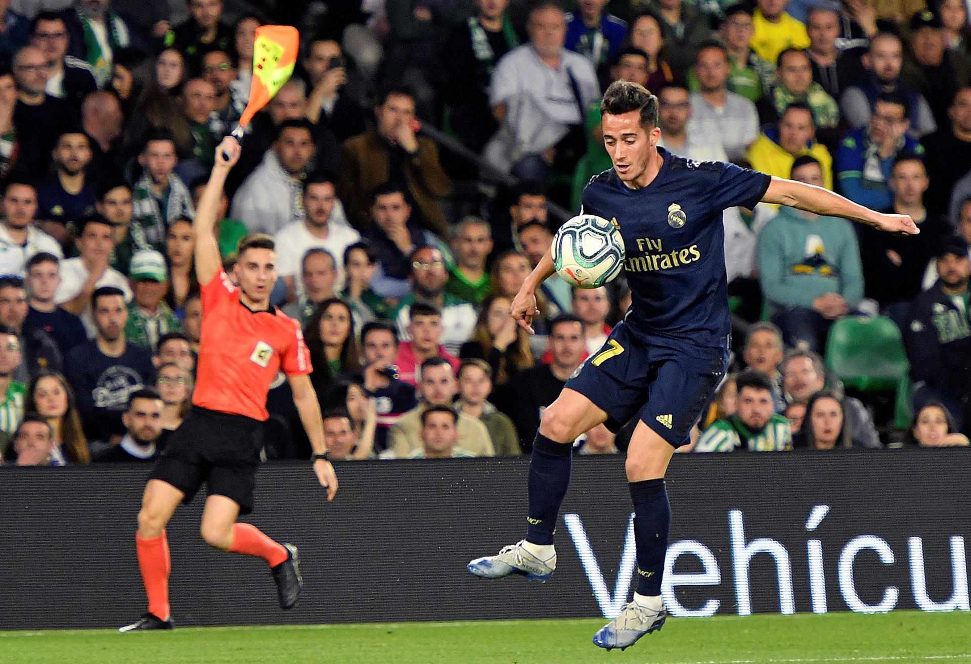 Lucas Vazquez closes the door on Juve, stays at Madrid
