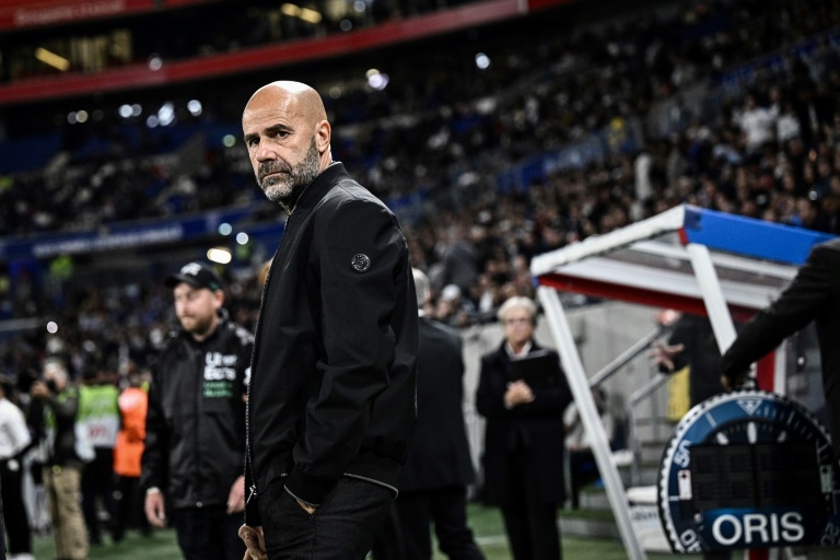 Peter Bosz returns to the Eredivisie to coach PSV