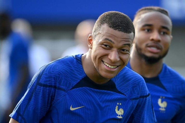 BREAKING: Mbappe says he has "never discussed a renewal with PSG" in a statement to AFP