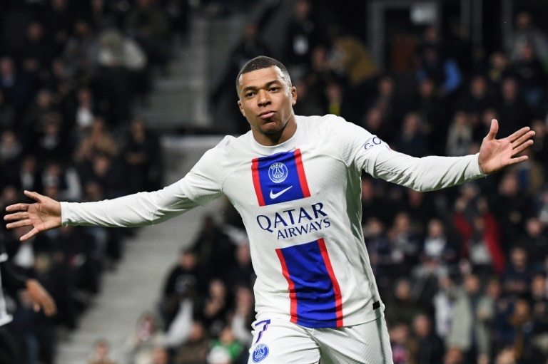 Madrid willing to offer €200m for Mbappe