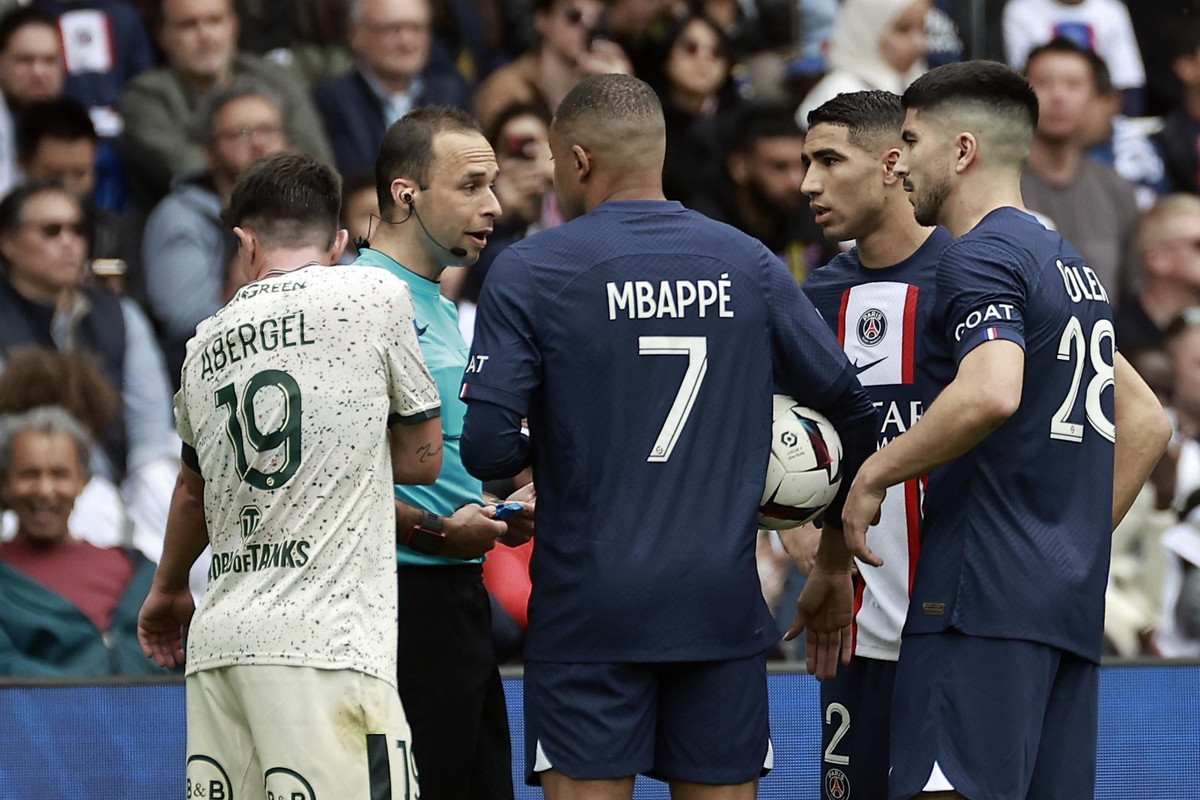 PSG could sell several players if Mbappe joins Madrid as a free agent