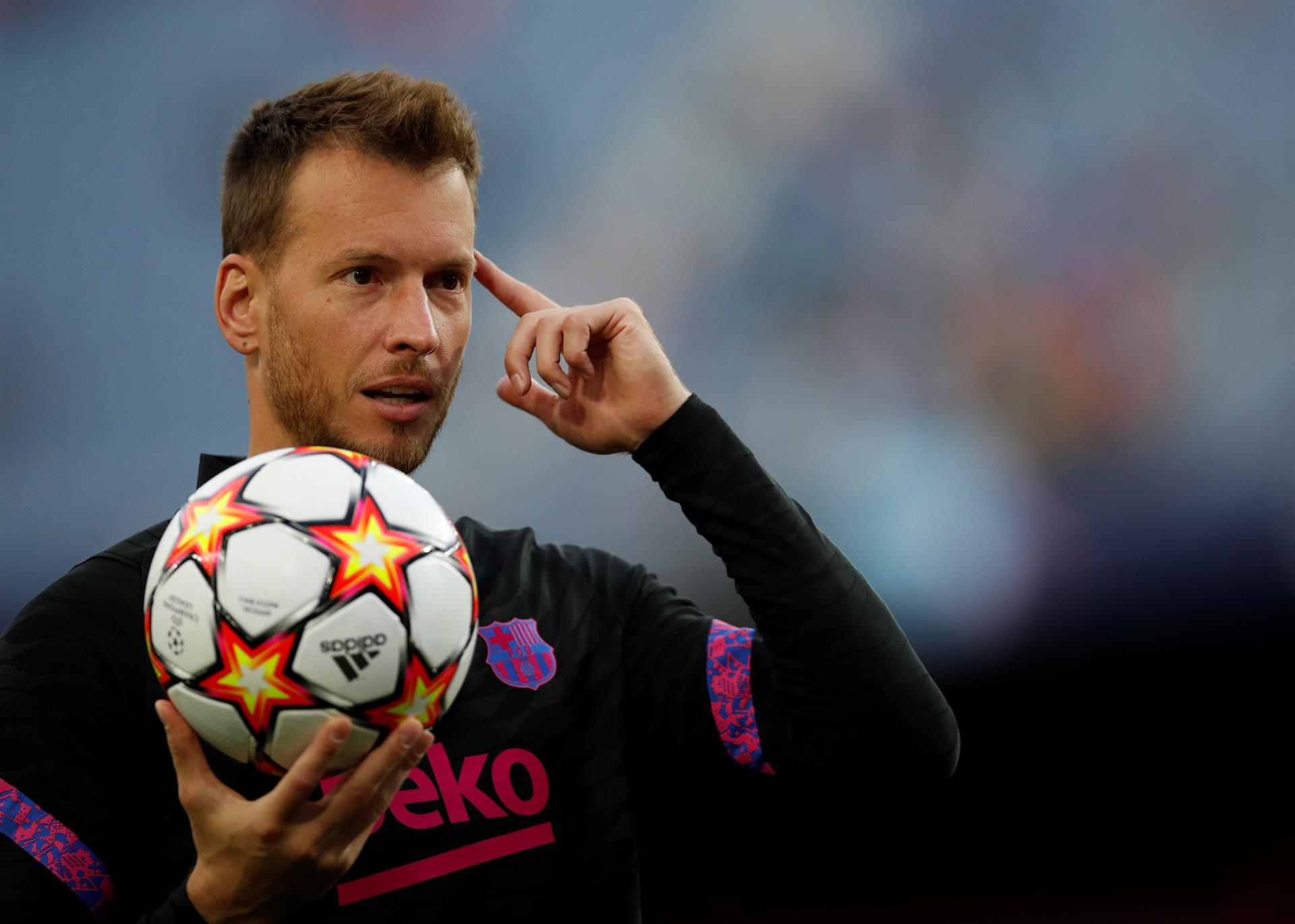 Barca owe Valencia 4 million for Neto's departure to Bournemouth