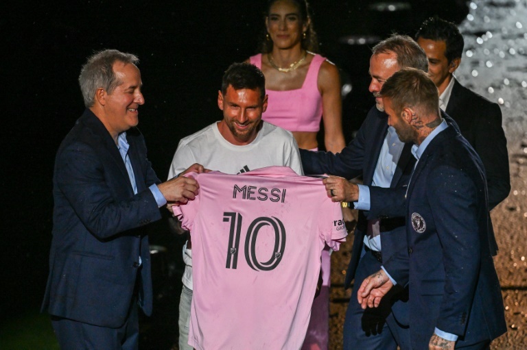 Messi hailed as 'America's number 10' as he greets Miami fans