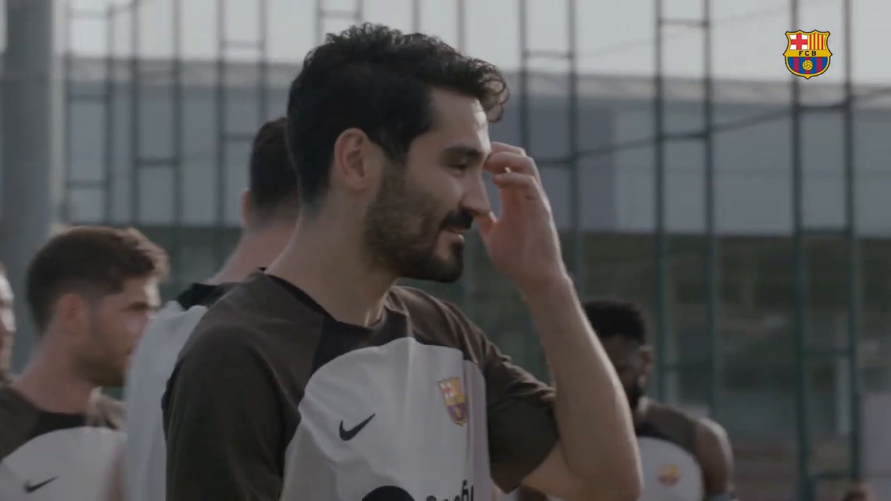 VIDEO: Ilkay Gundogan's first training with Barca squad