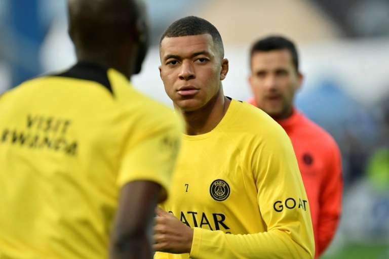 Barcelona in talks with PSG for Mbappé