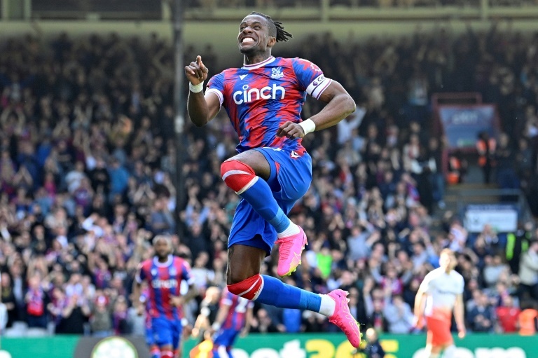 Zaha bids farewell to Palace ahead of Galatasaray move