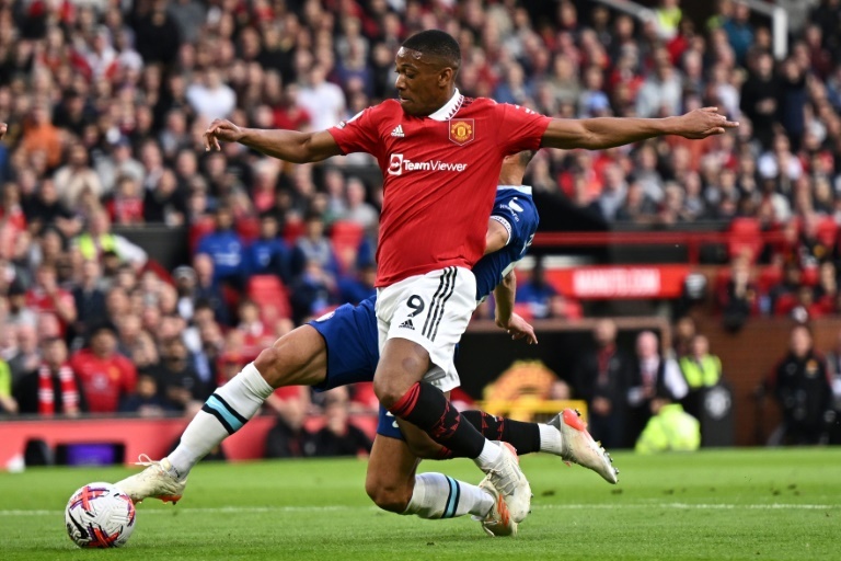 Martial to be available for Real Madrid showdown