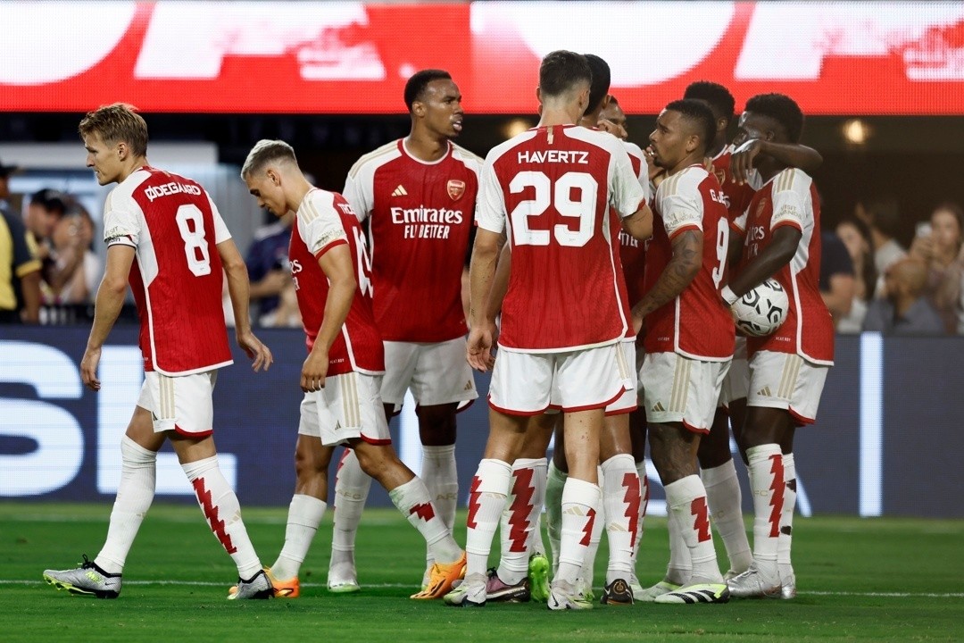 Arsenal beat Monaco on penalties to win Emirates Cup