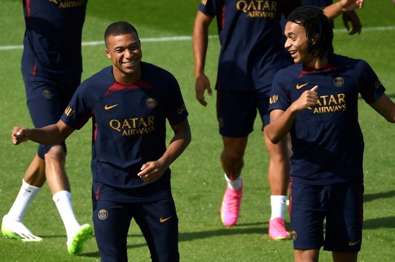 Neither without Messi, nor with Neymar's future in doubt: Mbappe refuses to renew