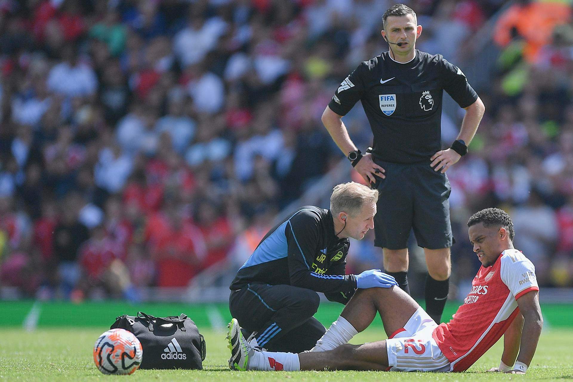 Arsenal's Timber injured on Premier League debut