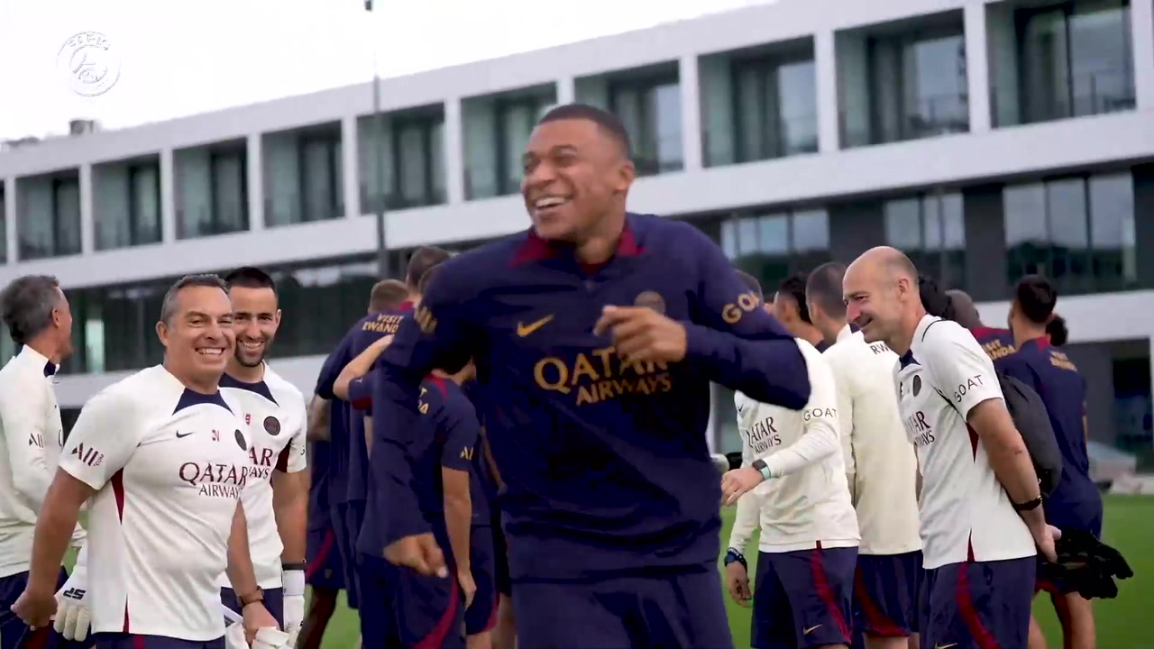 VIDEO: Mbappe is back into first team training