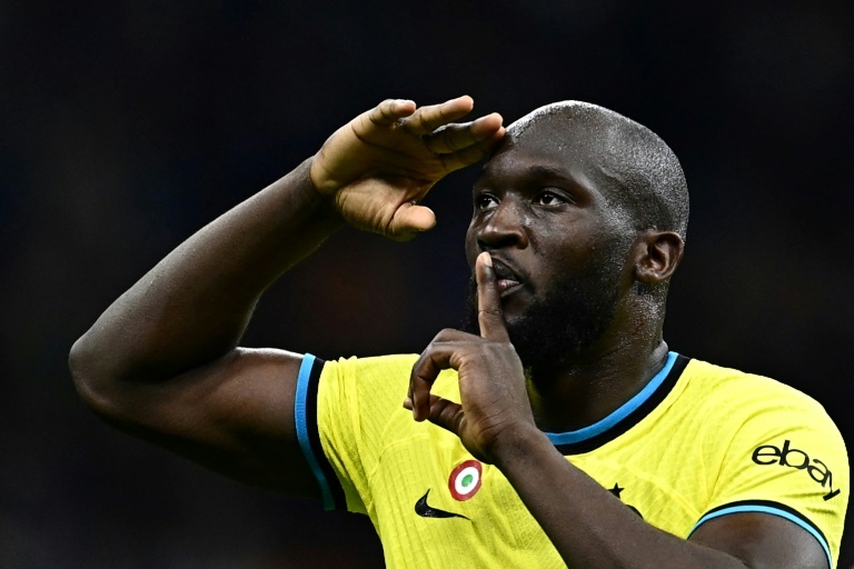 Ex-Man Utd star urges Ten Hag to re-sign Lukaku