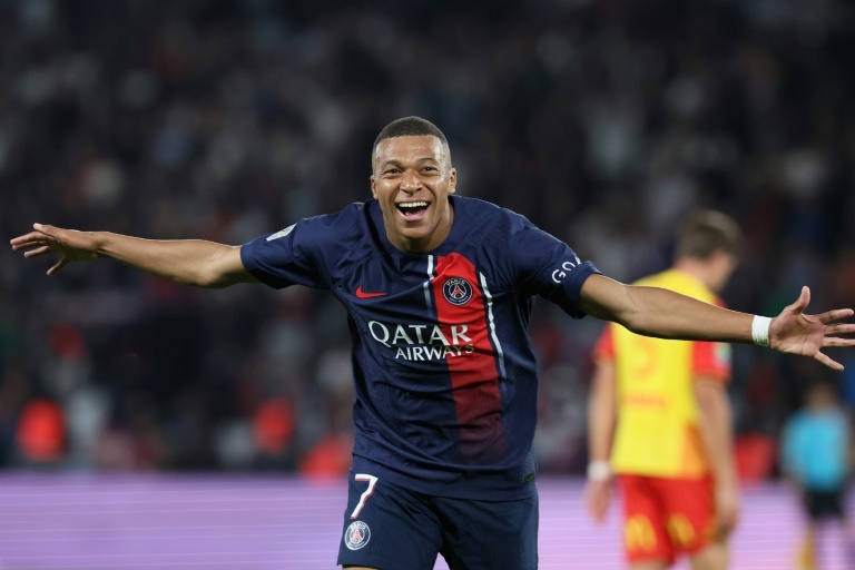 Mbappe's saga with Madrid over: striker to stay at PSG this season