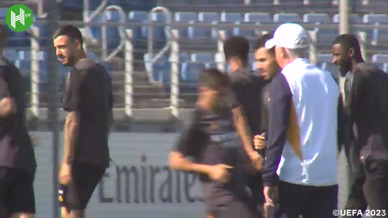 VIDEO: Bellingham & Real Madrid get ready for Champions League showdown