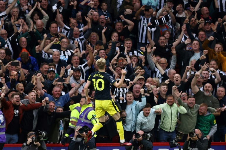 Newcastle thrash Sheffield United 8-0 in Premier League