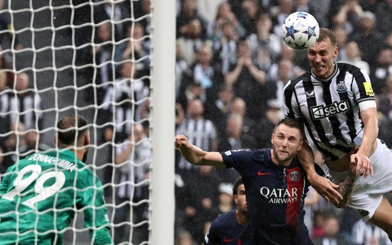 Newcastle thrash PSG on Champions League homecoming