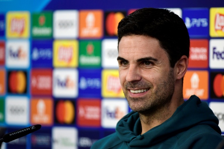 Arteta backs Arsenal keeper Raya after criticism