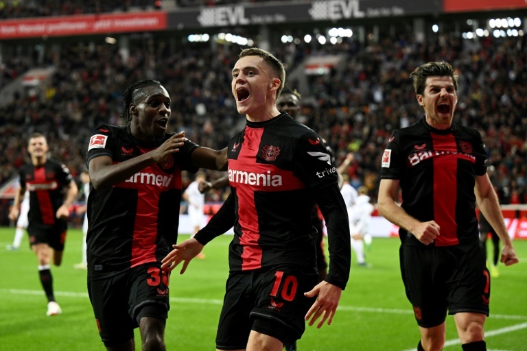 Xabi Alonso's Leverkusen remain top of Bundesliga