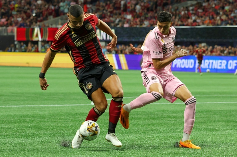 Giakoumakis, not Messi, named top MLS newcomer
