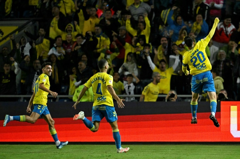 Impressive Las Palmas stun La Liga lead-chasing Atletico Madrid