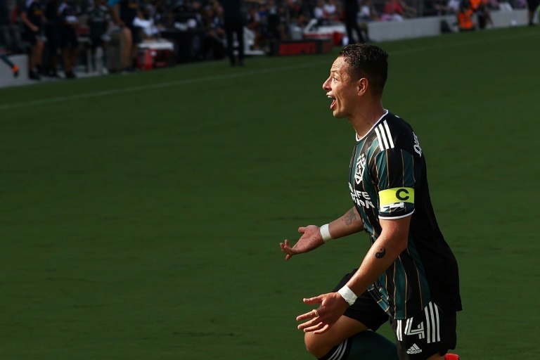 Former Man Utd striker 'Chicharito' departs LA Galaxy