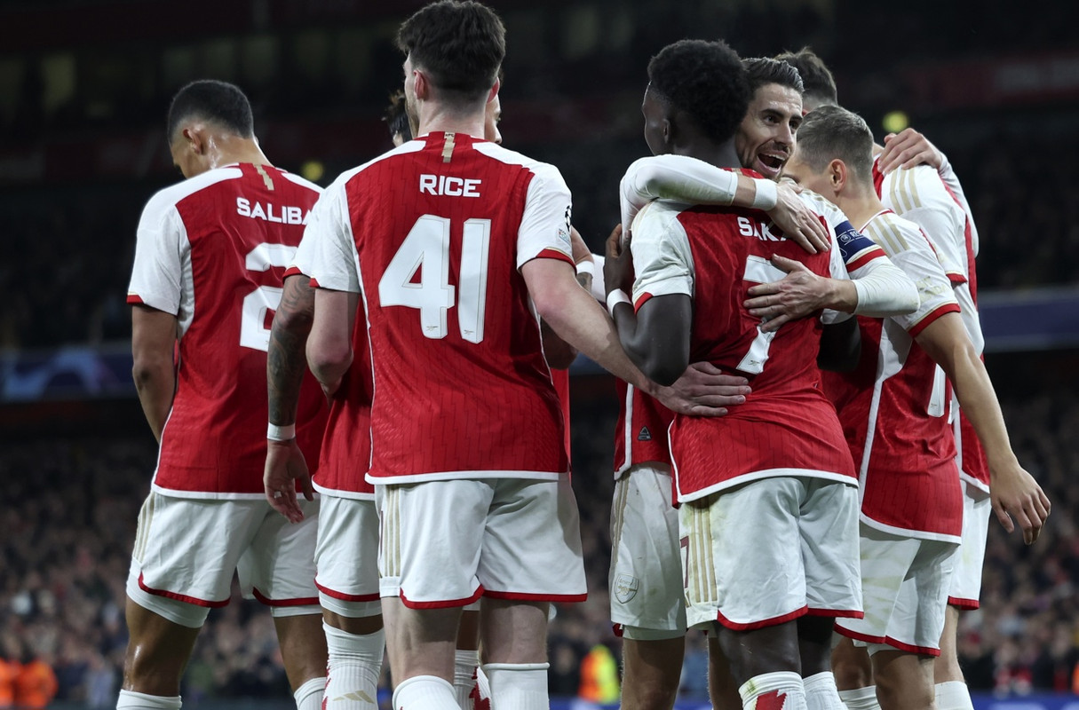 Arsenal on top after smashing Sevilla in the Champions League